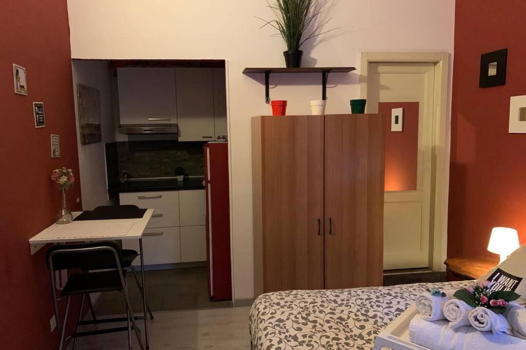 "Little Sicilian Home"-Room With A Private Bathroom & Kitchen -Fridge - And Shared A Beautiful Terrace On Hostel Taormina Center Kültér fotó